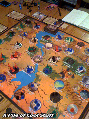 Defenders of the Realm comes in a massive box chock-full of neat components. Defenders of the Realm comes in a massive box chock-full of neat components.